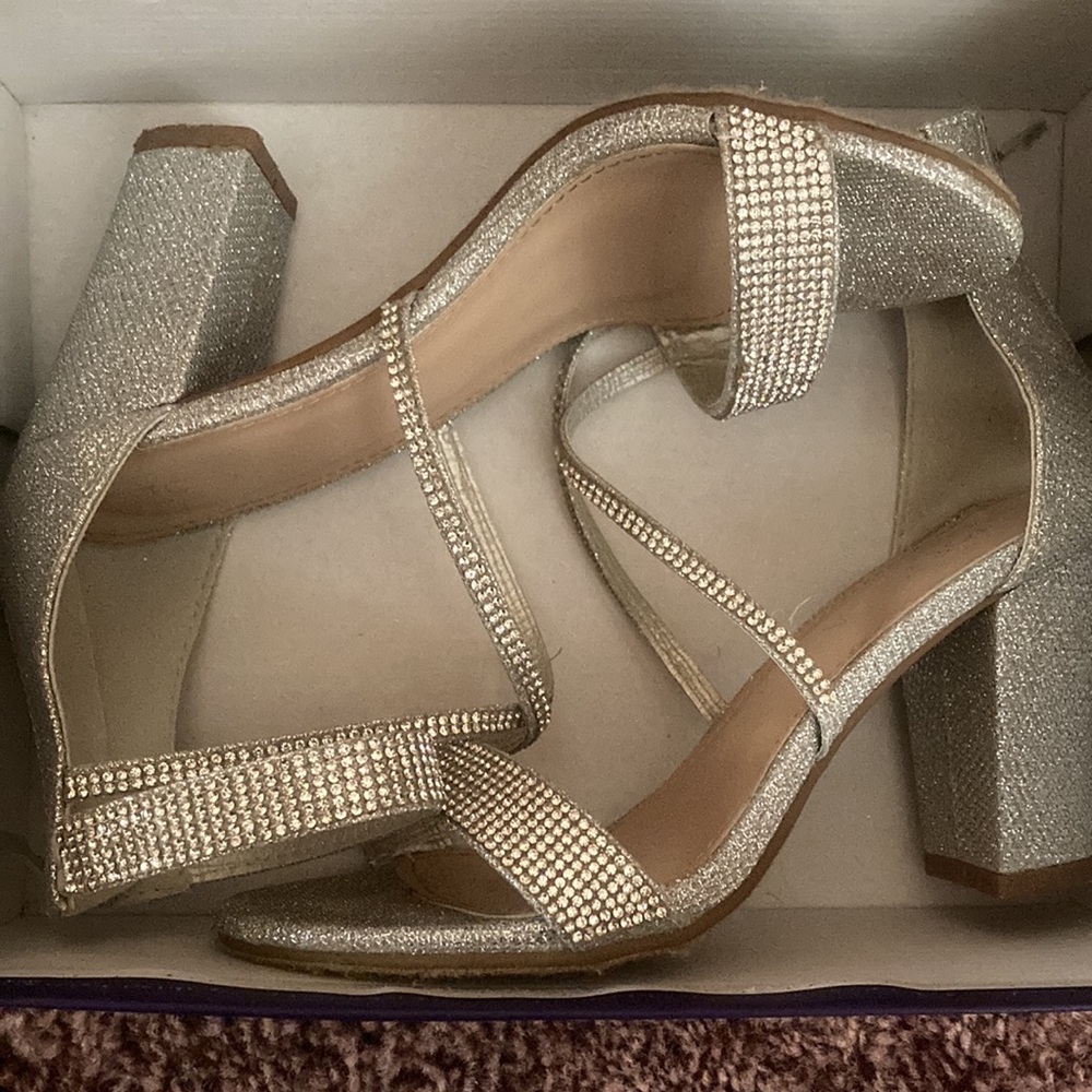 High heels - Picture 2 of 3